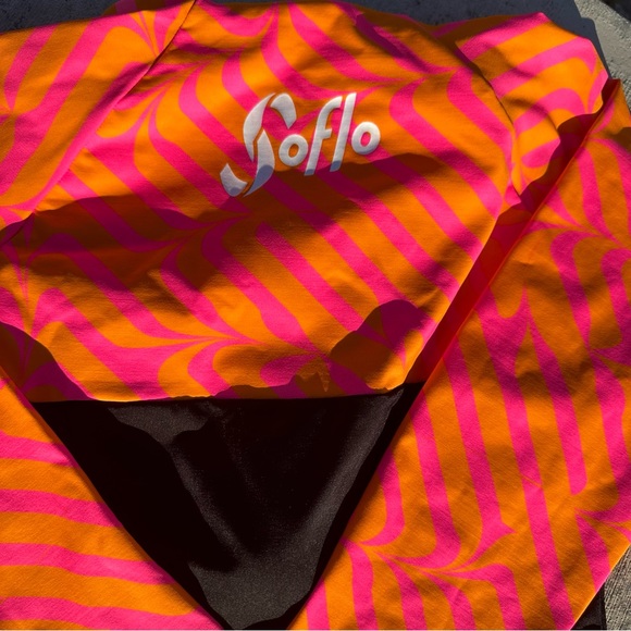 New gorgeous long sleeve swimsuit front zip - Picture 6 of 10